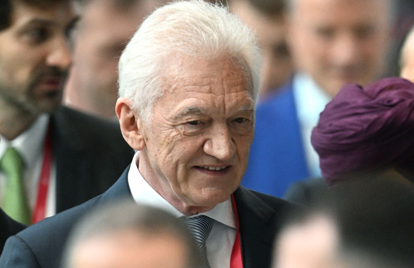 SPIEF-2023. Guests ahead of the plenary session