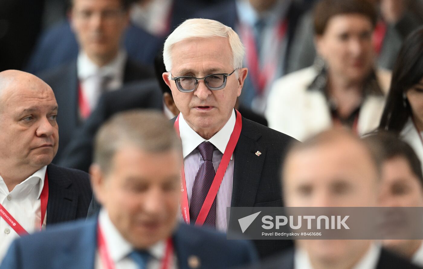 SPIEF-2023. Guests ahead of the plenary session