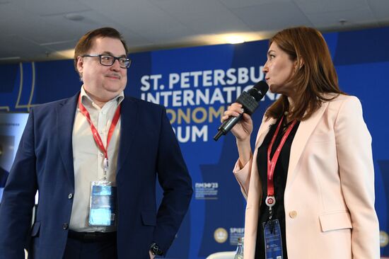 SPIEF-2023. Student Tournament on International Negotiations with a Foreign Partner