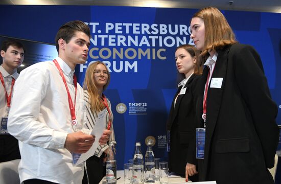 SPIEF-2023. Student Tournament on International Negotiations with a Foreign Partner