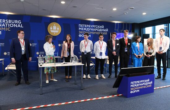 SPIEF-2023. Student Tournament on International Negotiations with a Foreign Partner. Awards ceremony