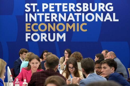 SPIEF-2023. Speed-Dating with a Mentor Business Game