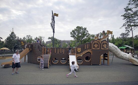 Russia Ukraine Military Operation Park Reconstruction