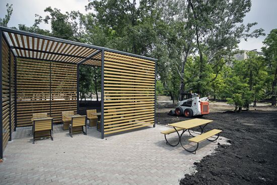 Russia Ukraine Military Operation Park Reconstruction