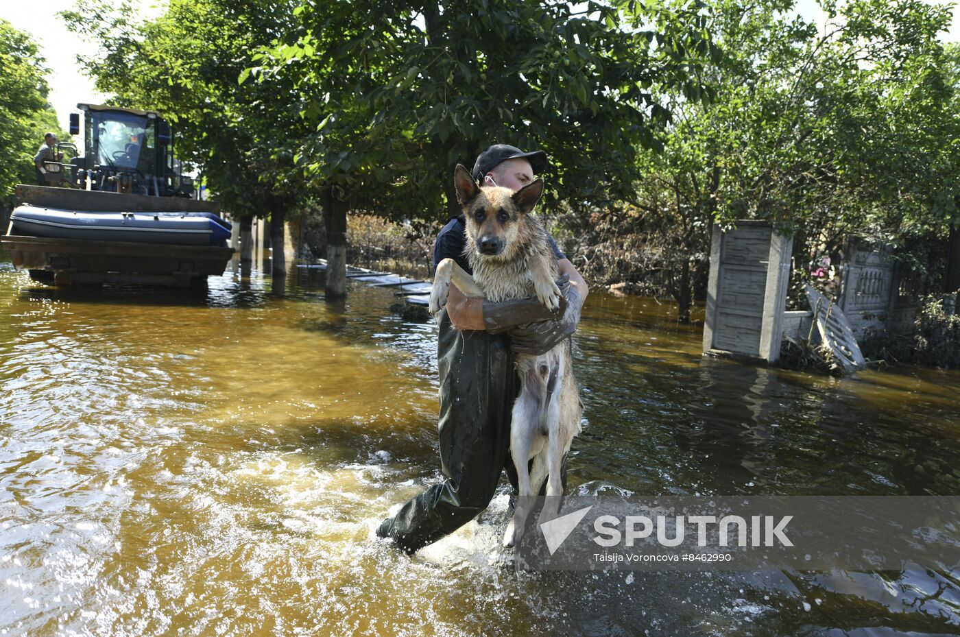 Russia Ukraine Kakhovka HPP Destruction Daily Life