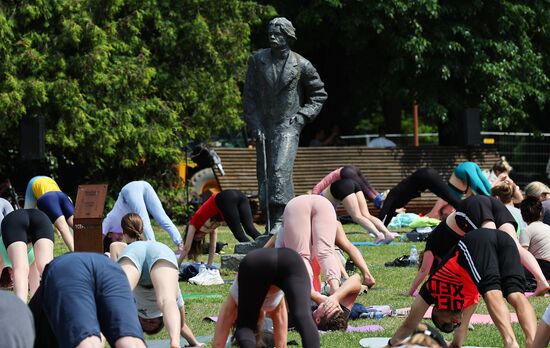 Russia Yoga Marathon