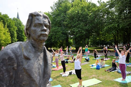 Russia Yoga Marathon