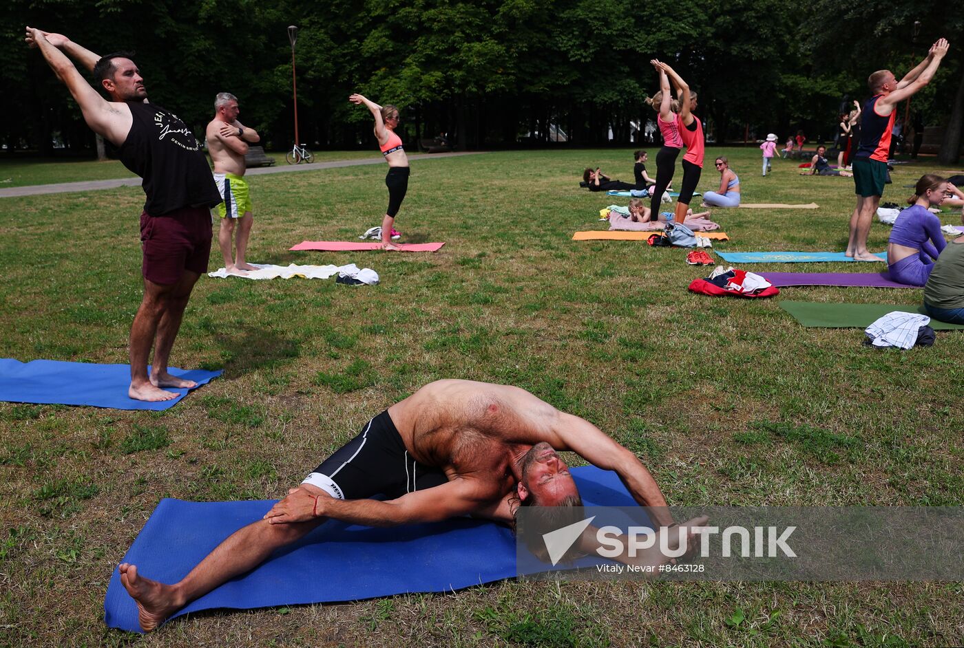 Russia Yoga Marathon