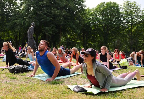 Russia Yoga Marathon