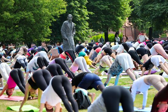 Russia Yoga Marathon