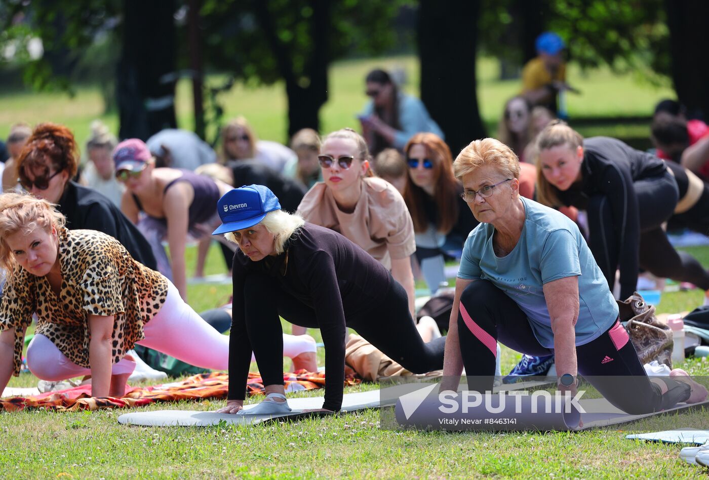 Russia Yoga Marathon