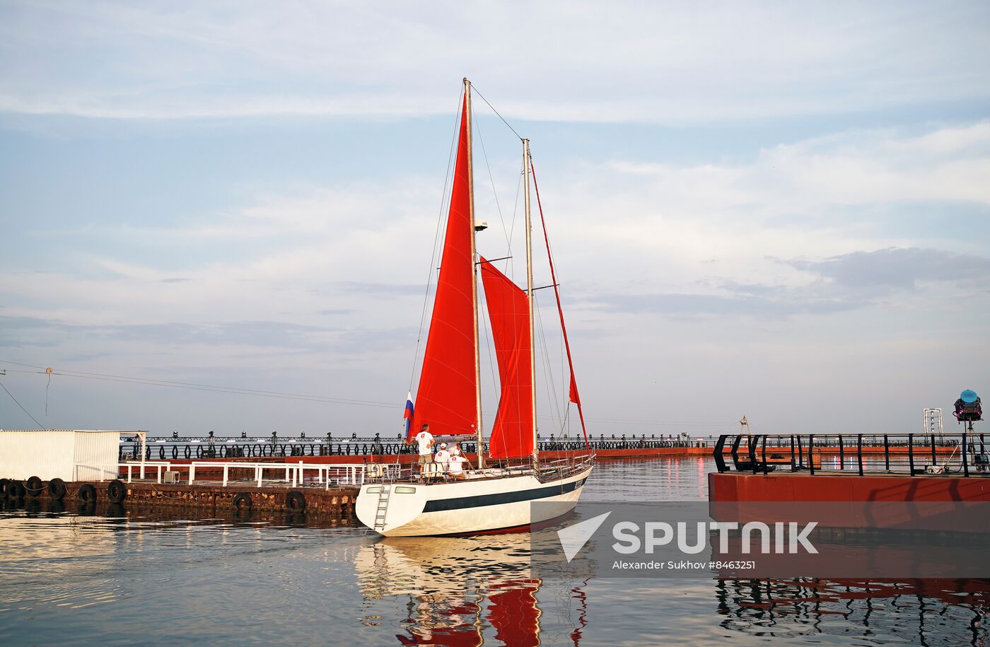 Russia DPR Scarlet Sails Show