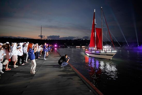 Russia DPR Scarlet Sails Show