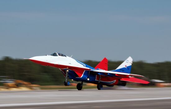 Russia Strizhi Aerobatic Team Training