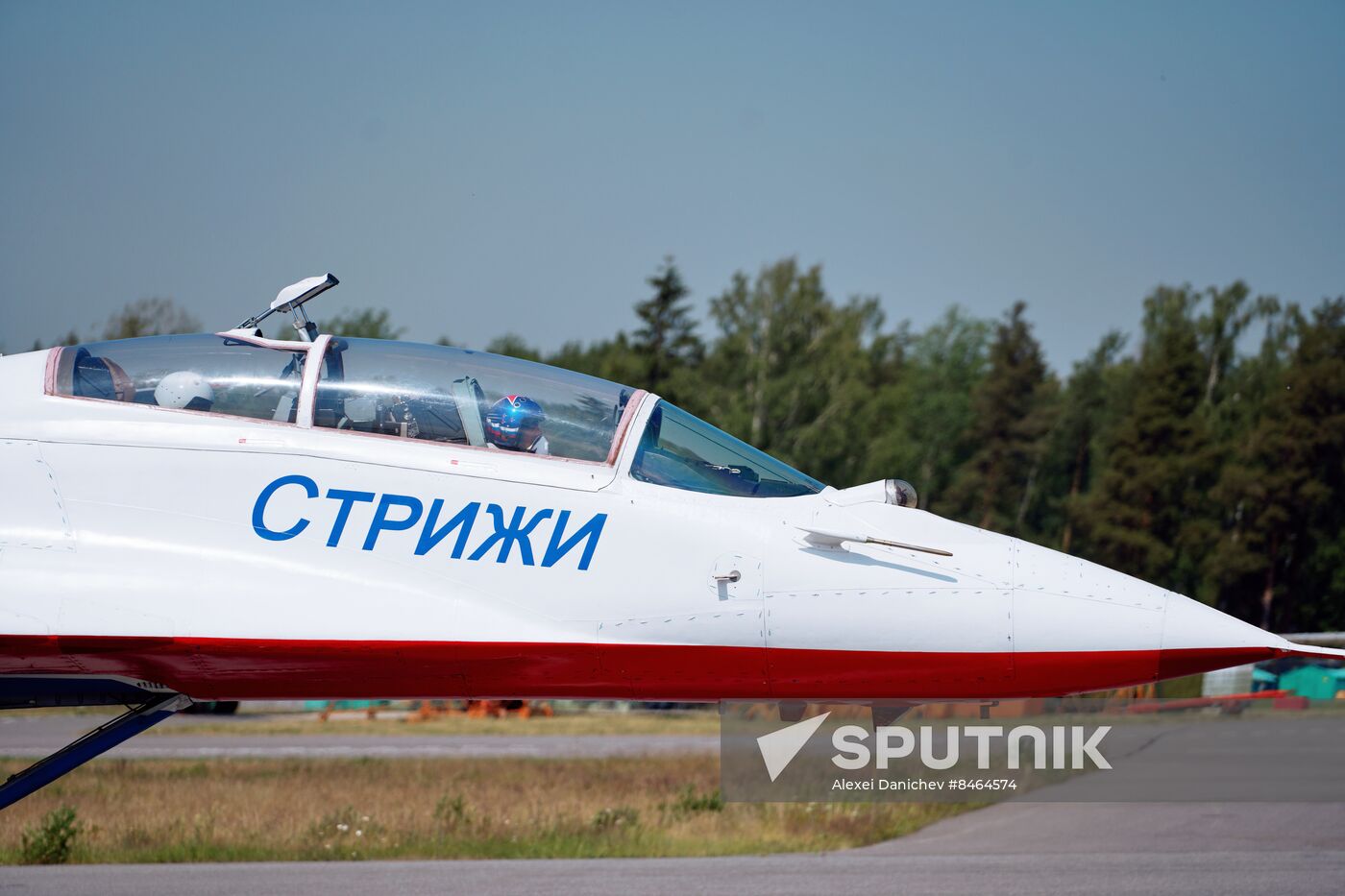 Russia Strizhi Aerobatic Team Training