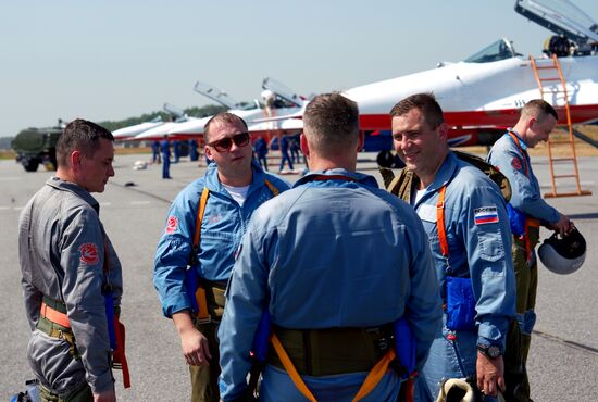 Russia Strizhi Aerobatic Team Training