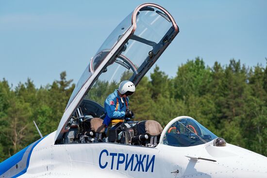 Russia Strizhi Aerobatic Team Training