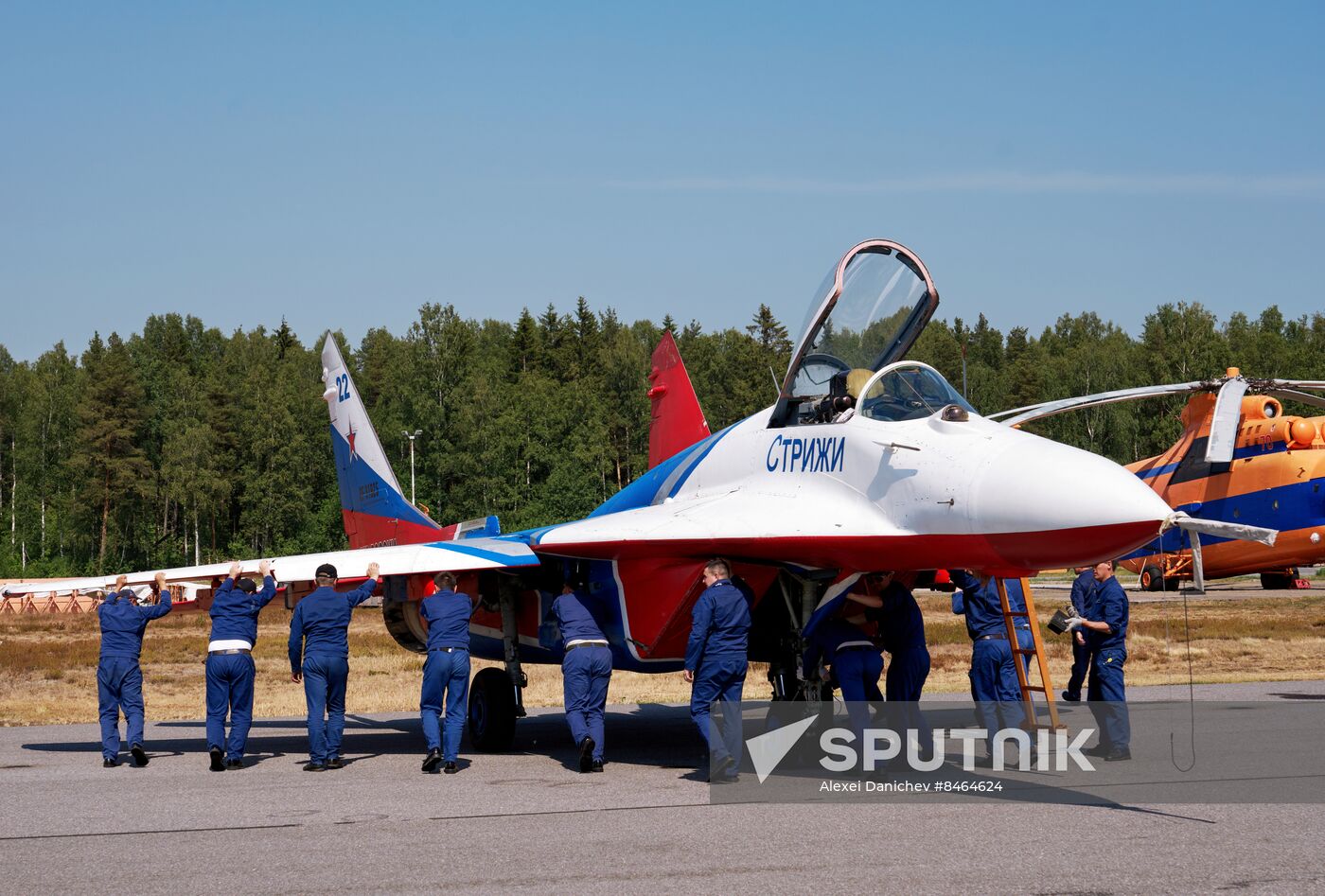 Russia Strizhi Aerobatic Team Training