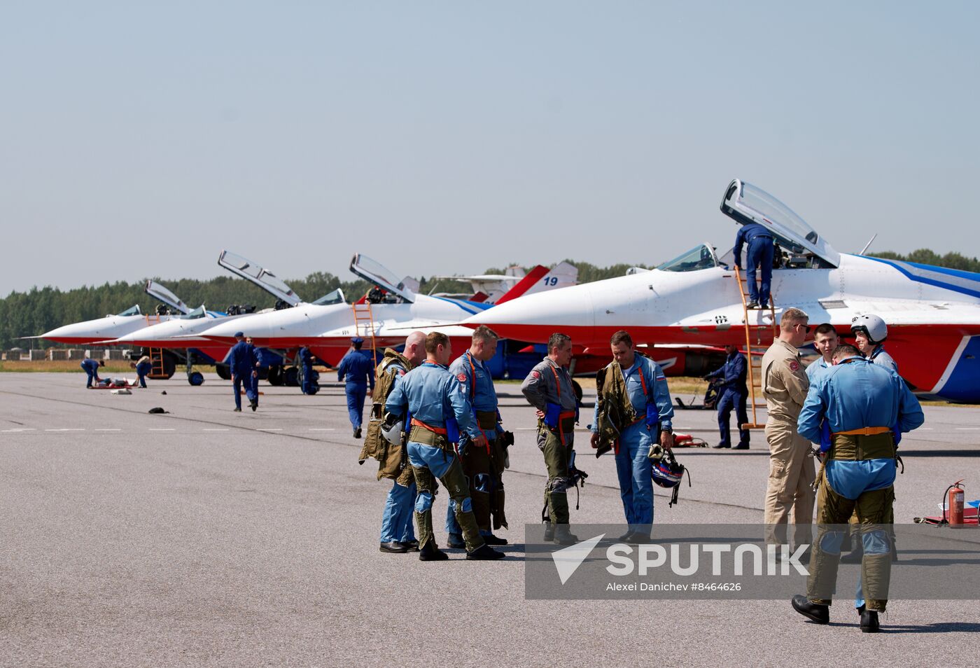 Russia Strizhi Aerobatic Team Training