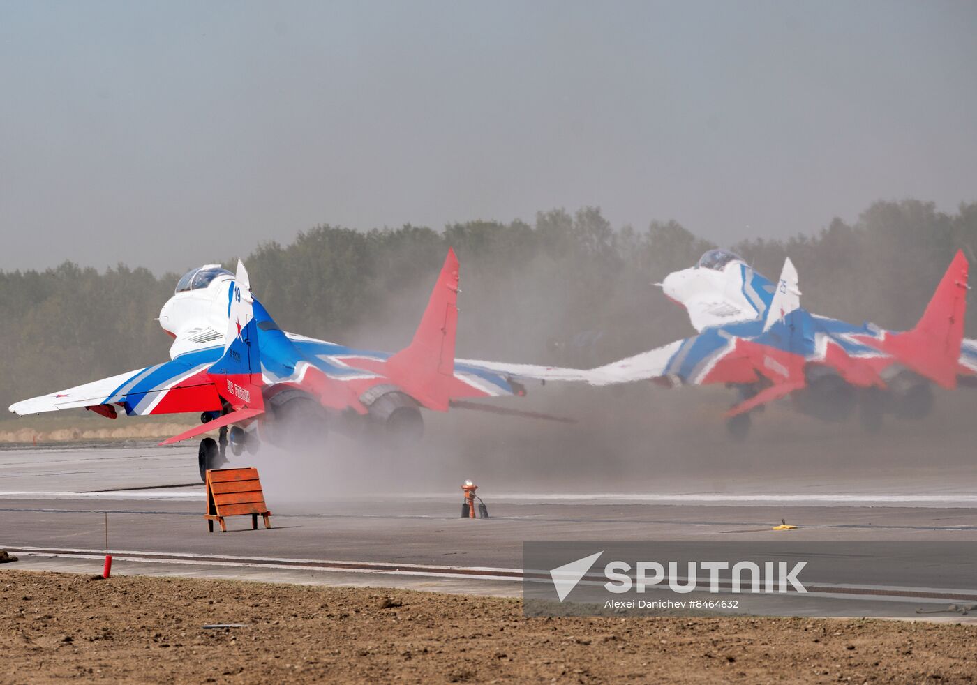 Russia Strizhi Aerobatic Team Training