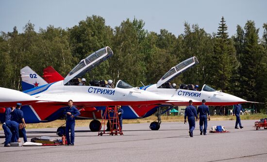 Russia Strizhi Aerobatic Team Training