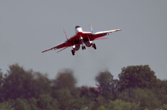 Russia Strizhi Aerobatic Team Training