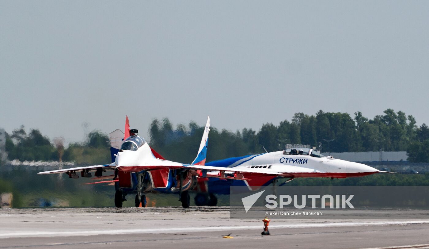 Russia Strizhi Aerobatic Team Training