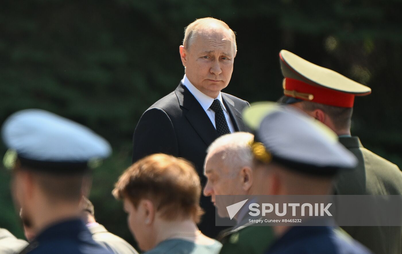 Russia Putin WWII Victims Remembrance Day Wreath Laying