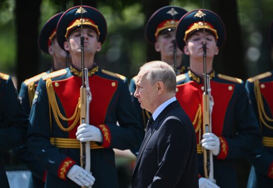 Russia Putin WWII Victims Remembrance Day Wreath Laying