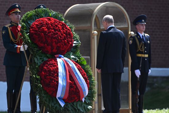 Russia Putin WWII Victims Remembrance Day Wreath Laying