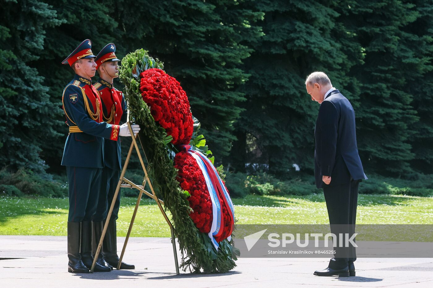 Russia Putin WWII Victims Remembrance Day Wreath Laying