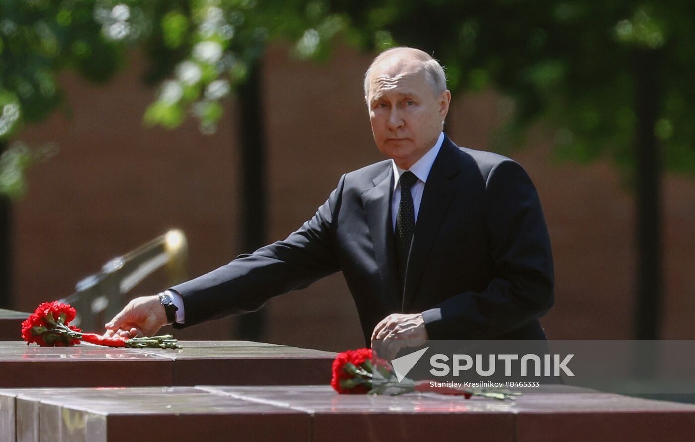 Russia Putin WWII Victims Remembrance Day Wreath Laying