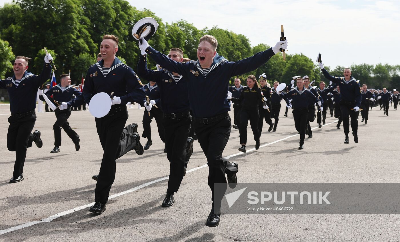 Russia Regions Graduation