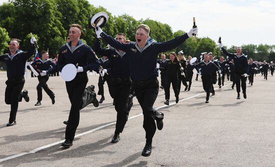 Russia Regions Graduation