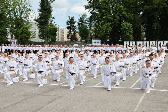 Russia Regions Graduation