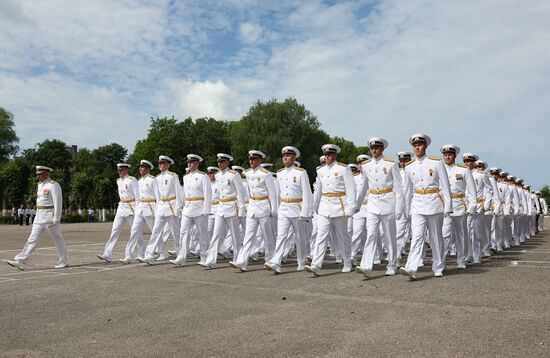 Russia Regions Graduation