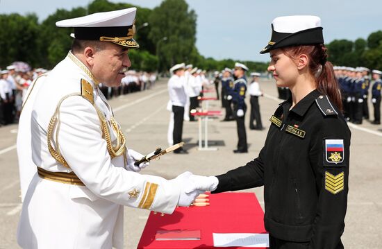 Russia Regions Graduation