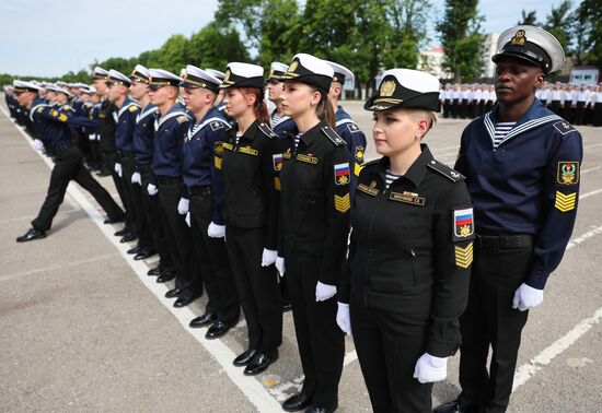 Russia Regions Graduation