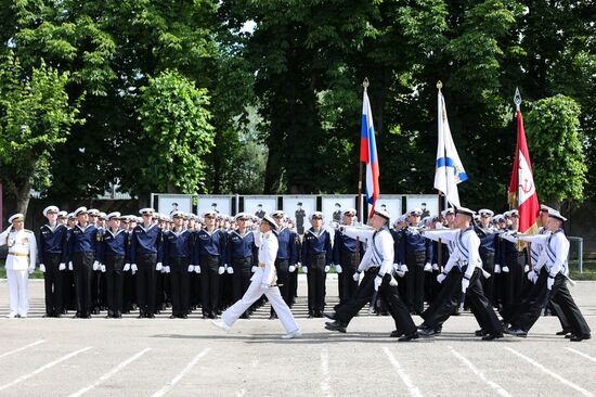 Russia Regions Graduation