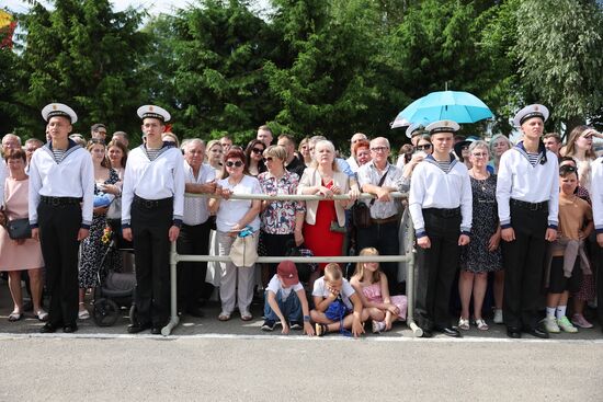 Russia Regions Graduation