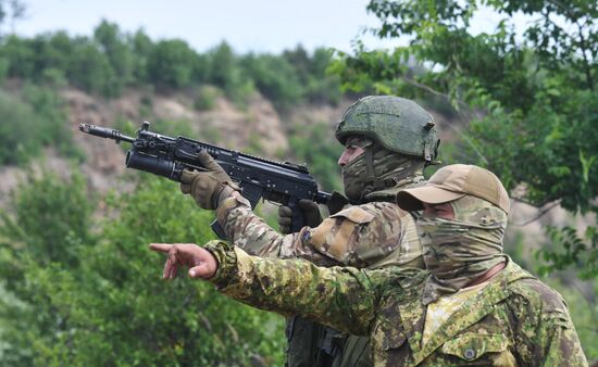 Russia Ukraine Military Operation Scouts Training