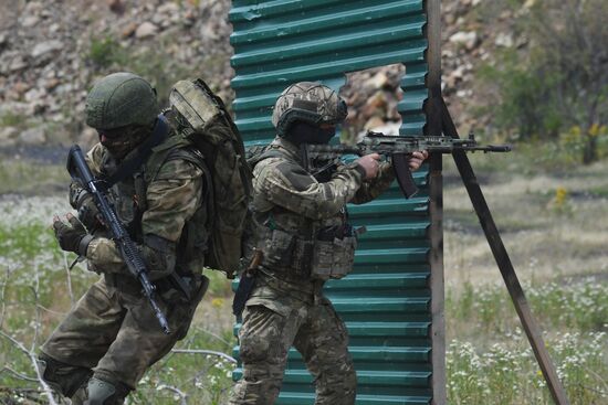 Russia Ukraine Military Operation Scouts Training