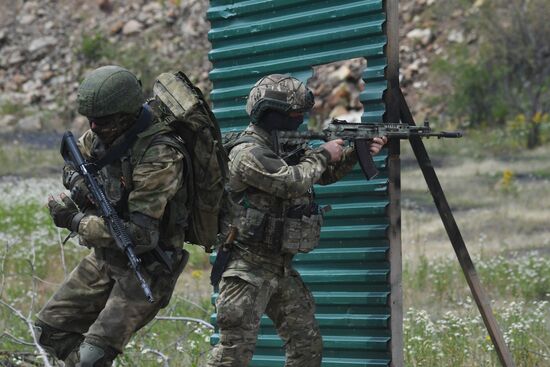 Russia Ukraine Military Operation Scouts Training