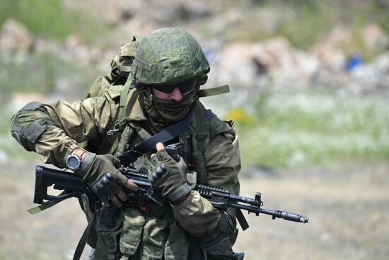 Russia Ukraine Military Operation Scouts Training