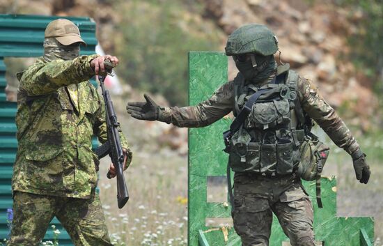 Russia Ukraine Military Operation Scouts Training