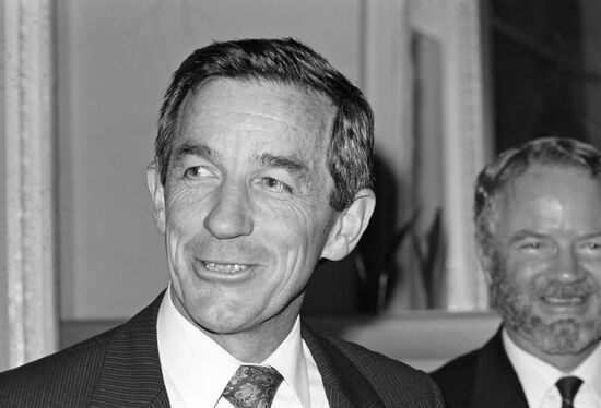 Representatives of Australian wool corporation visit USSR