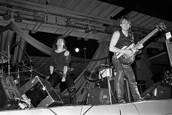 Hetero rock band