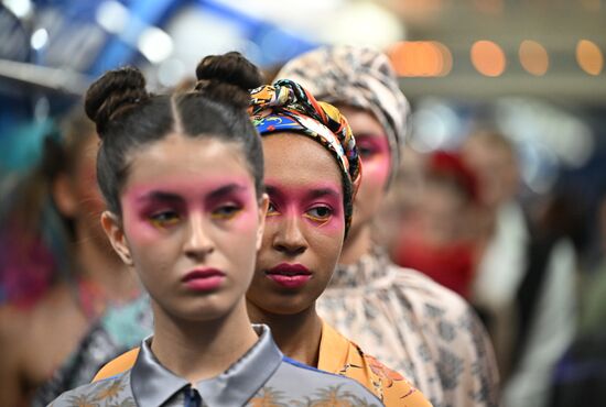 Russia Moscow Metro Themed Train