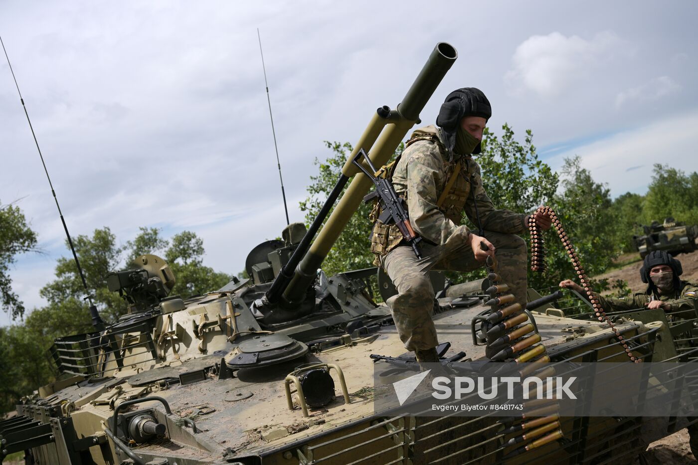 Russia Ukraine Military Operation Volunteers Training