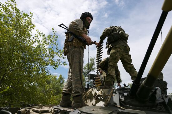 Russia Ukraine Military Operation Volunteers Training